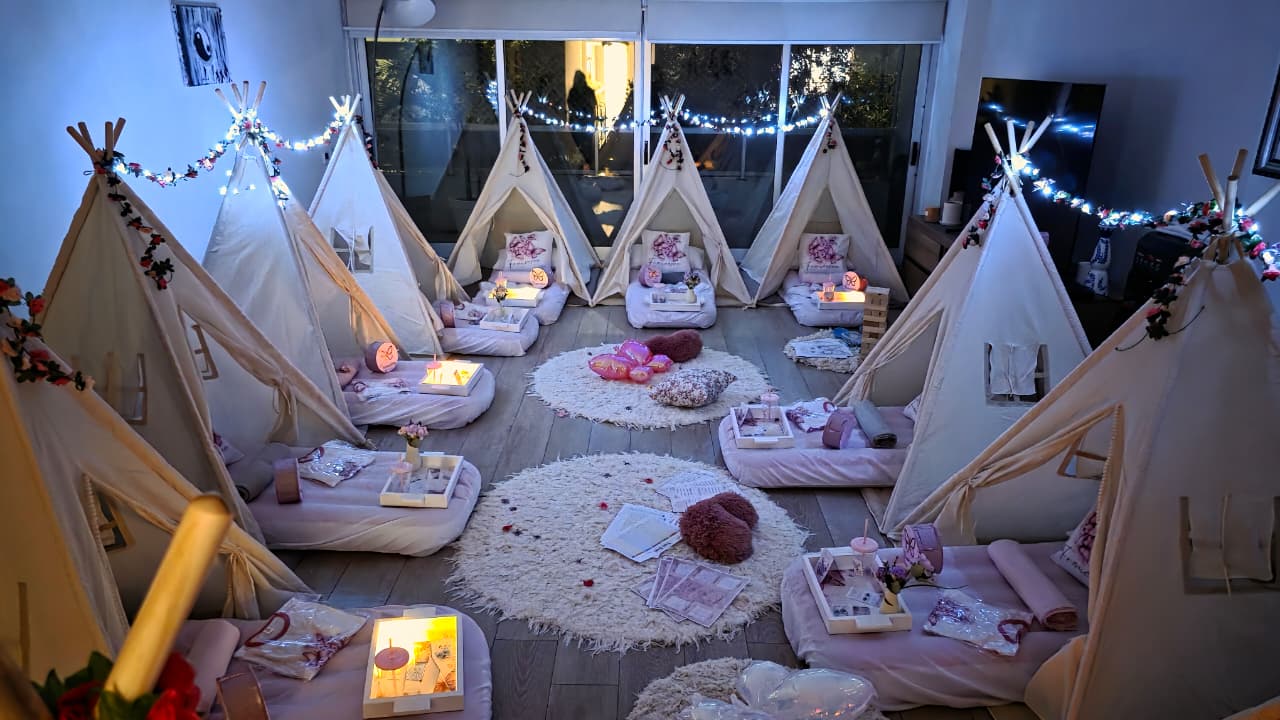 Montaje completo de pijamada con carpitas tipi